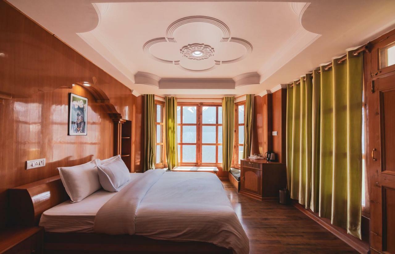 Hotel Kalpa Deshang Exteriör bild
