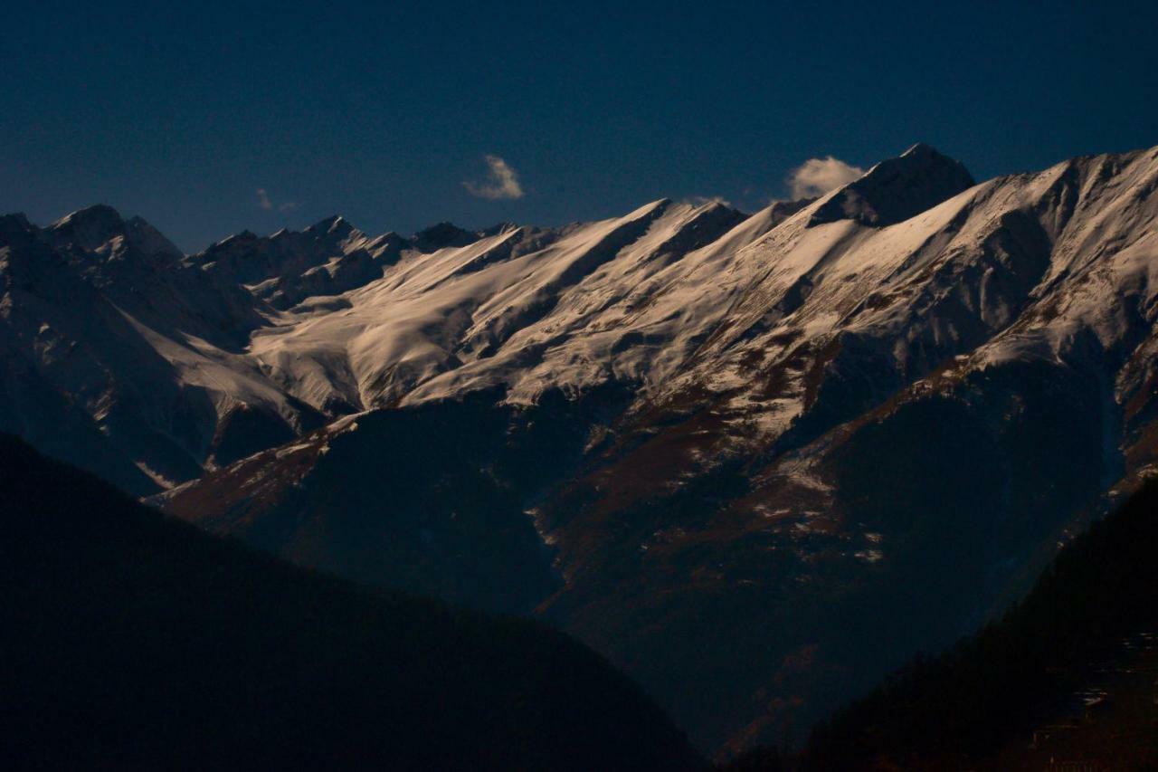 Hotel Kalpa Deshang Exteriör bild