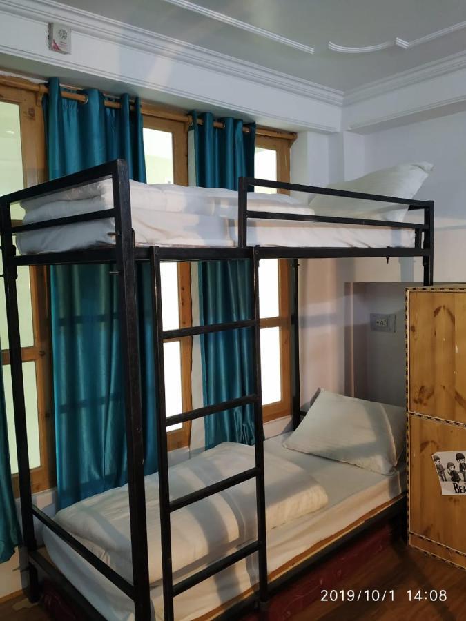Hotel Kalpa Deshang Exteriör bild