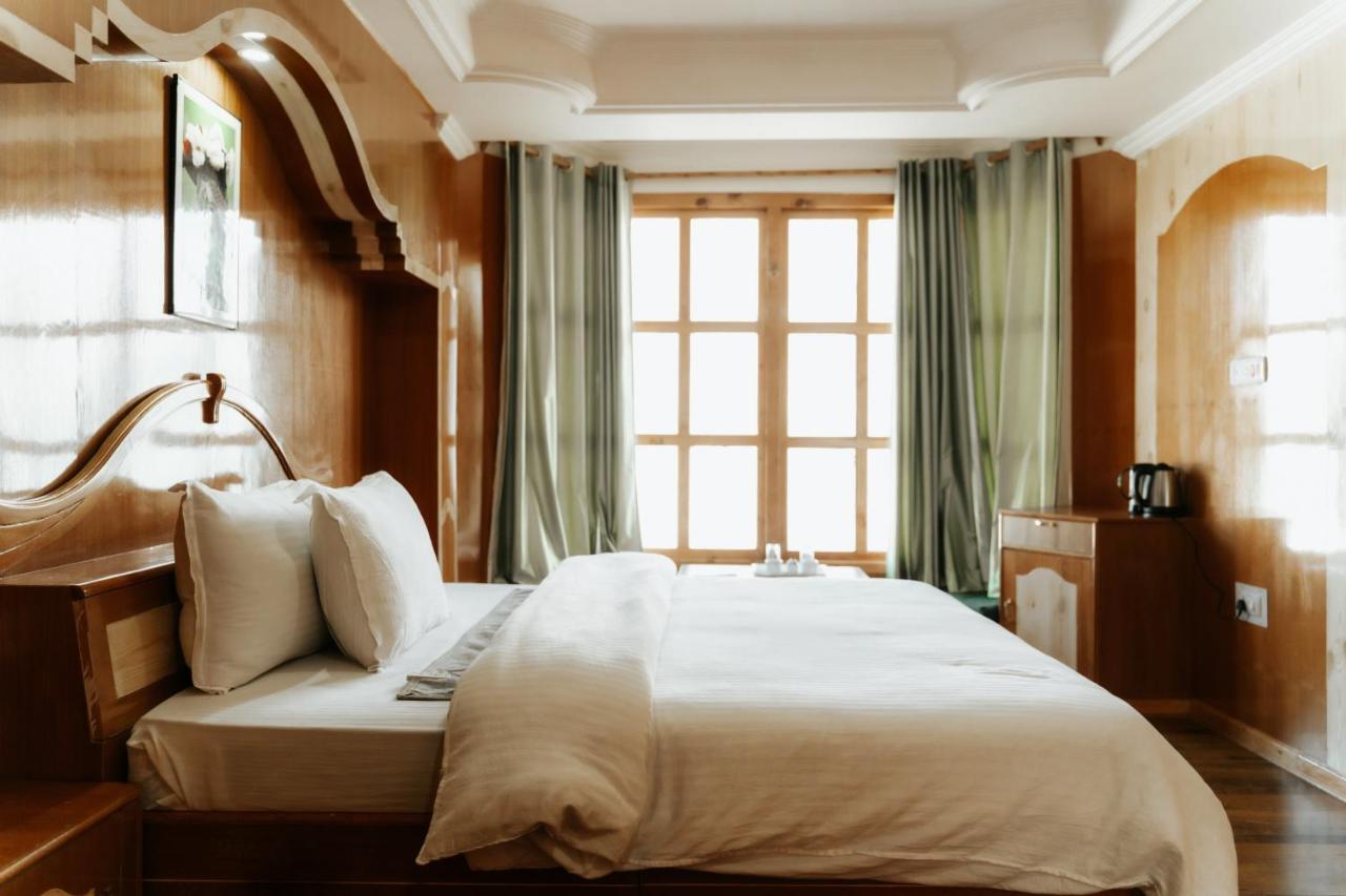 Hotel Kalpa Deshang Exteriör bild